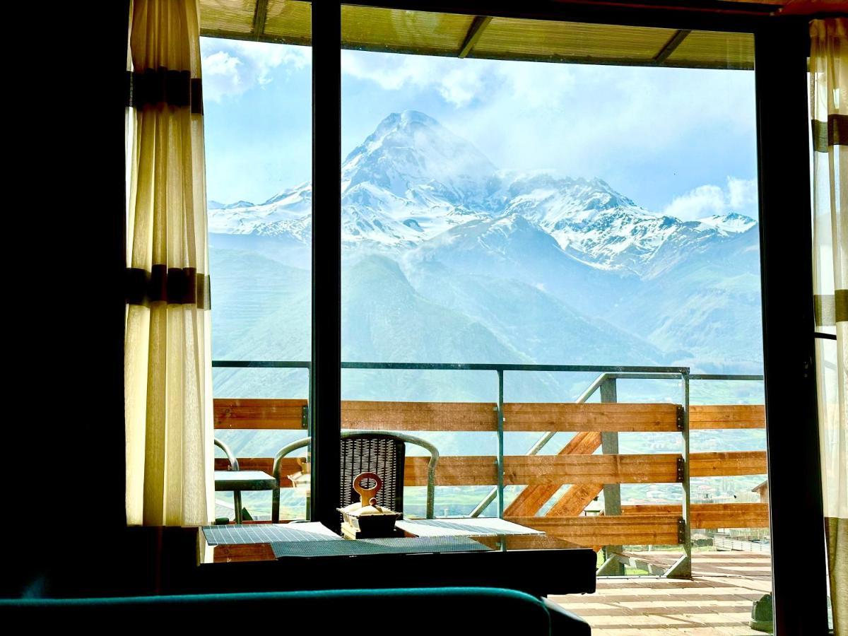 T&T Cottage Kazbegi Eksteriør billede